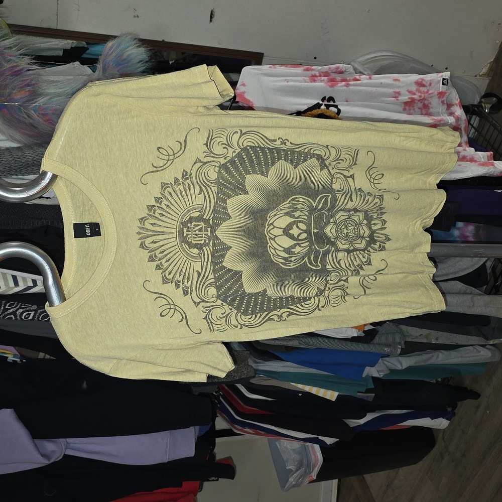 Small obey tshirt